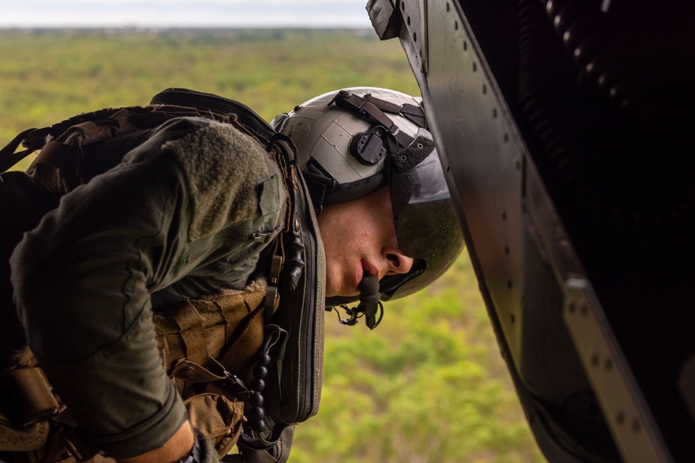 MRF-D 25.3: Marines conduct on-off drills