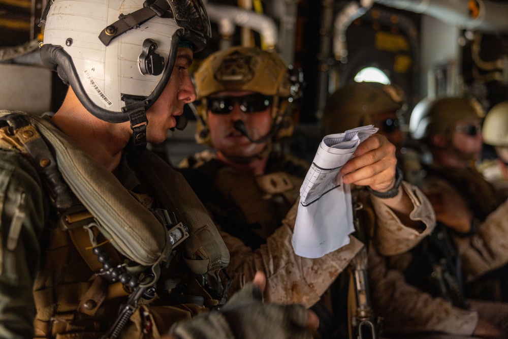 MRF-D 25.3: Marines conduct on-off drills
