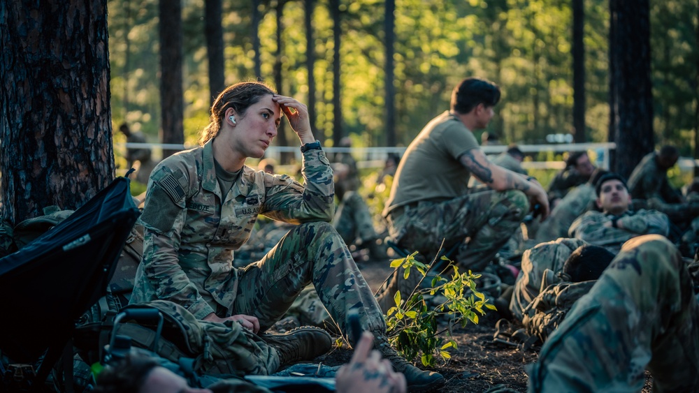 Paratroopers start E3B (Expert Infantryman Badge, Expert Soldier Badge and Expert Field Medical Badge)