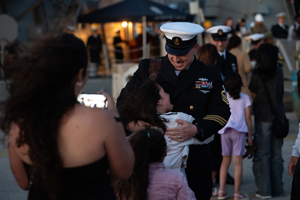 USS Roosevelt Returns to NAVSTA Rota