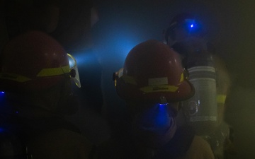 USS Chosin Conducts Firefighting Drills