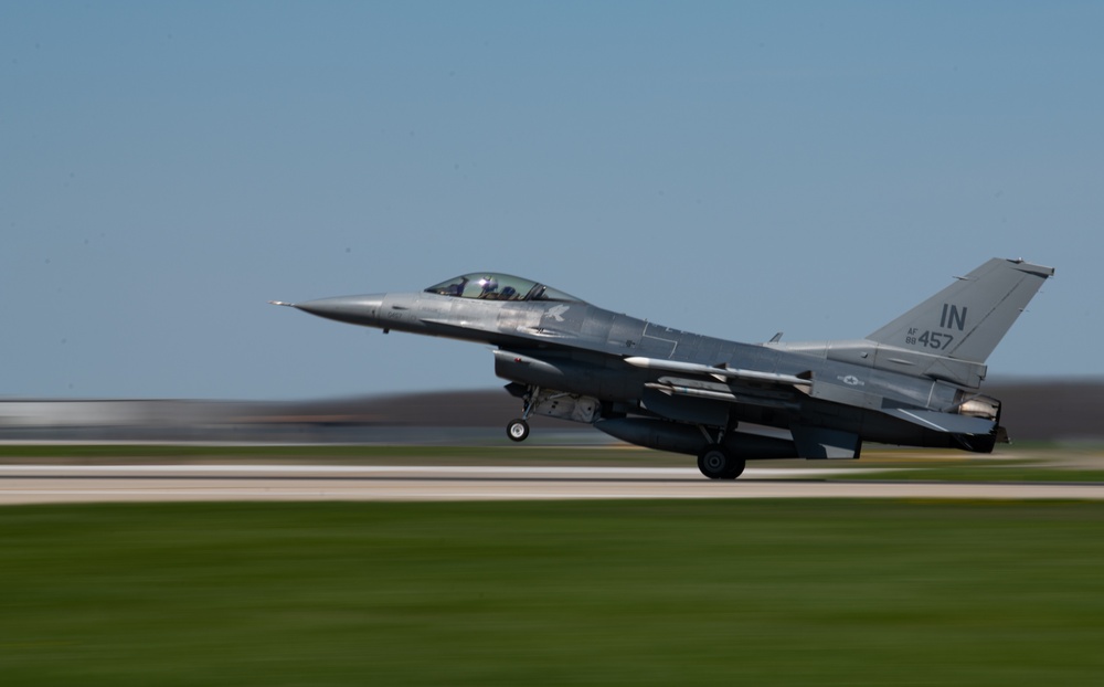 F-16s Fly in Fort Wayne