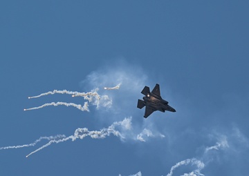 F-35A Demonstration Team Performs at FAMEX 2025