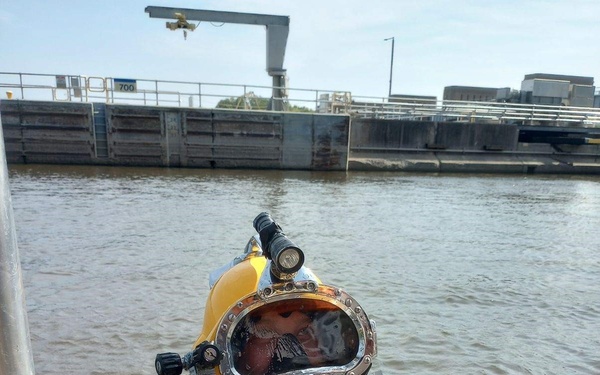 Isakson makes a splash on the dive team