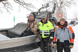 St. Paul District welcomes the first tow of the 2025 navigation season