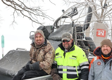 St. Paul District welcomes the first tow of the 2025 navigation season