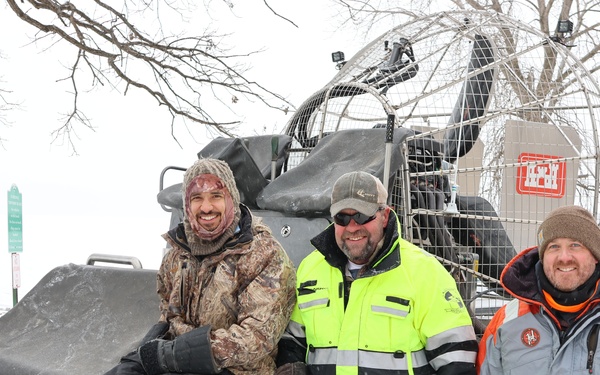 St. Paul District welcomes the first tow of the 2025 navigation season