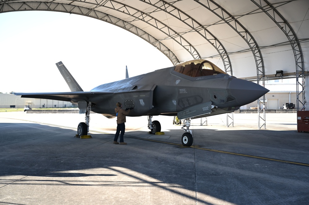 Col. Jordan Grant's Fini Flight