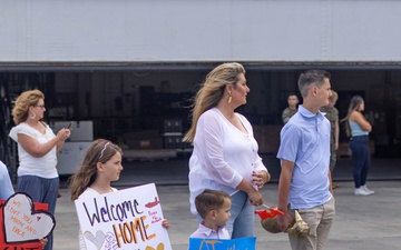 VMFA(AW)-224 conducts its final F/A-18 Hornet flight ceremony