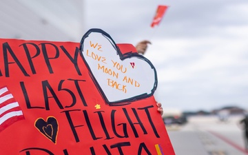 VMFA(AW)-224 conducts its final F/A-18 Hornet flight ceremony