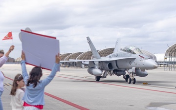 VMFA(AW)-224 conducts its final F/A-18 Hornet flight ceremony