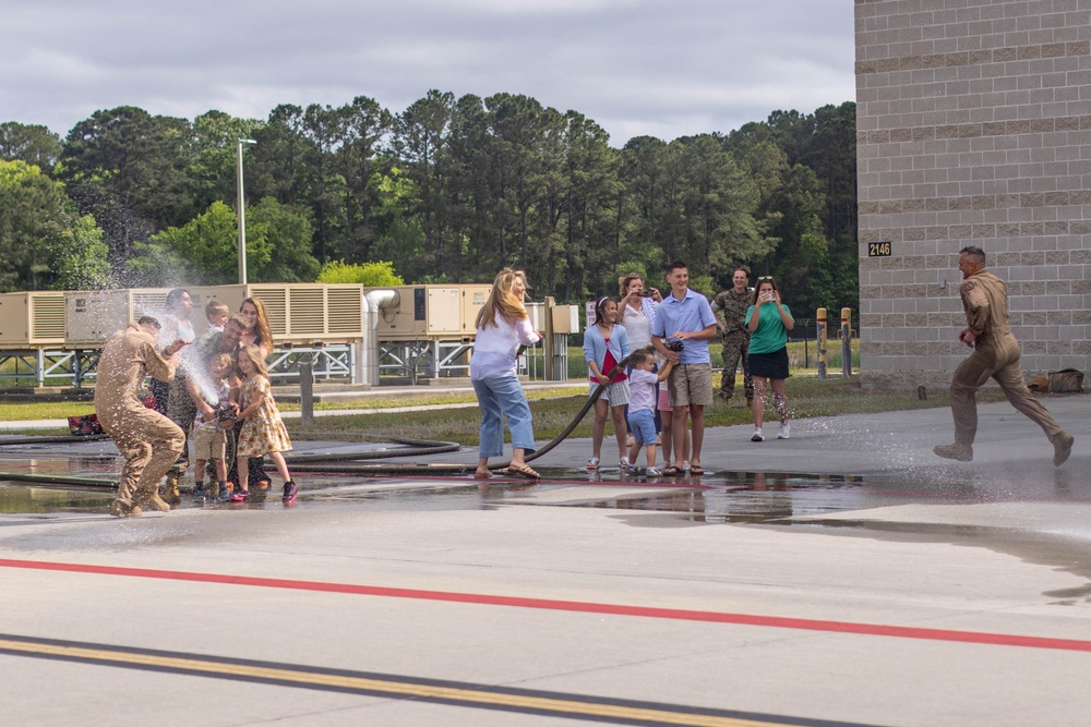 VMFA(AW)-224 conducts its final F/A-18 Hornet flight ceremony