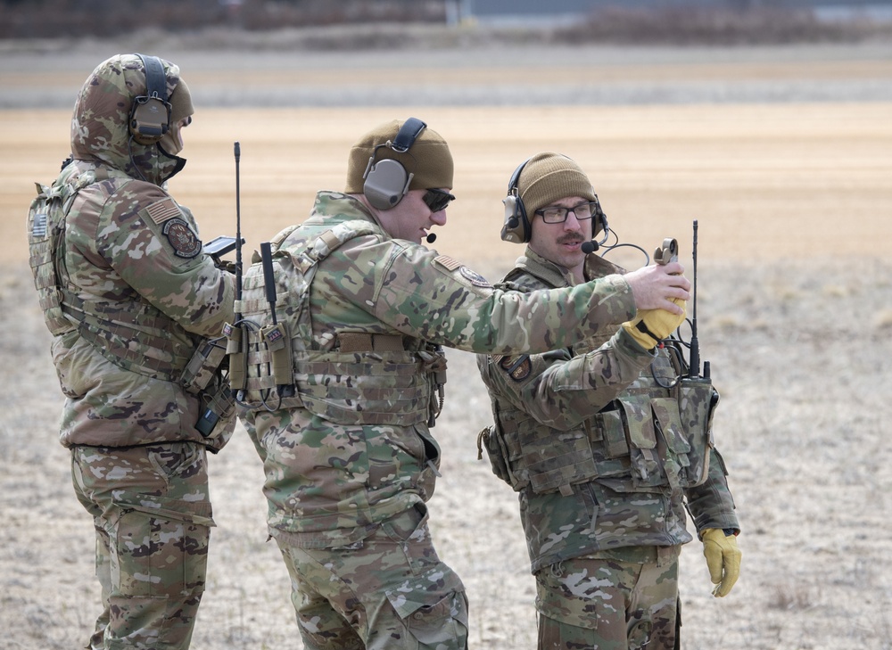 Air Force Air Mobility Liaison Officer Course students come to Fort McCoy to train for first time at post’s austere air assault strip
