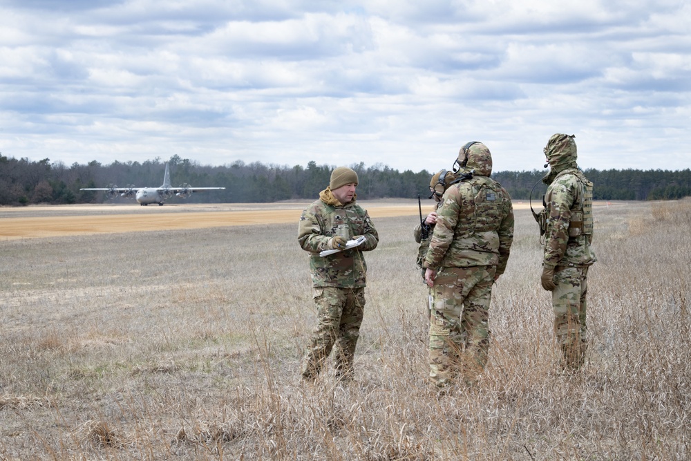 Air Force Air Mobility Liaison Officer Course students come to Fort McCoy to train for first time at post’s austere air assault strip