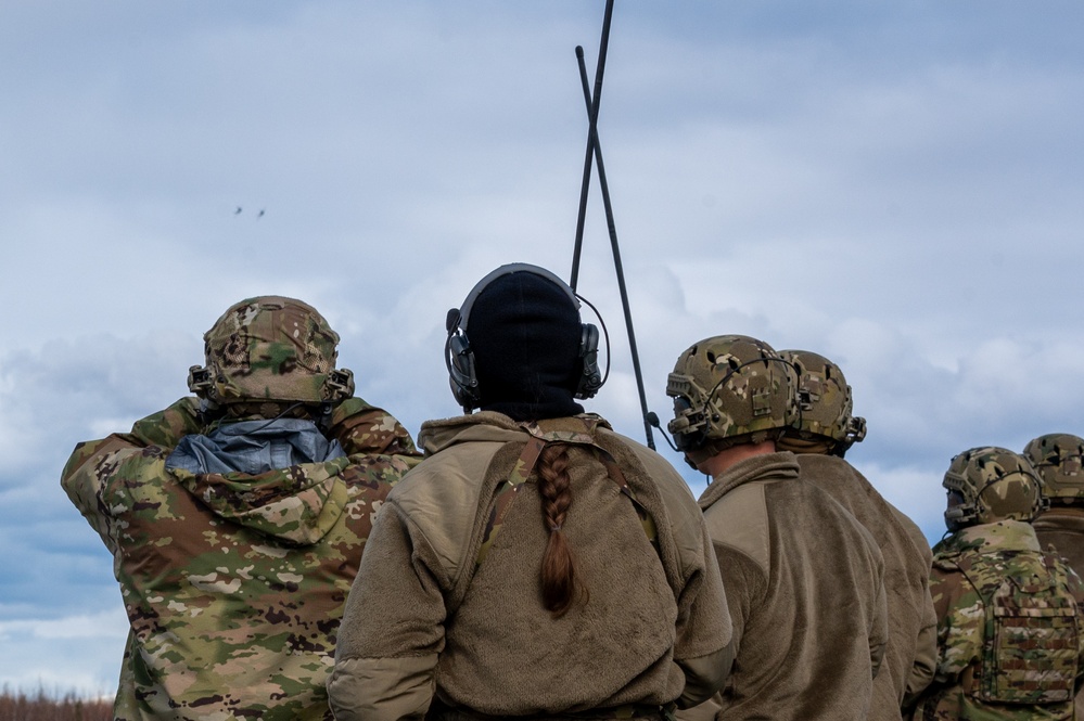 JBER hosts LZSO course