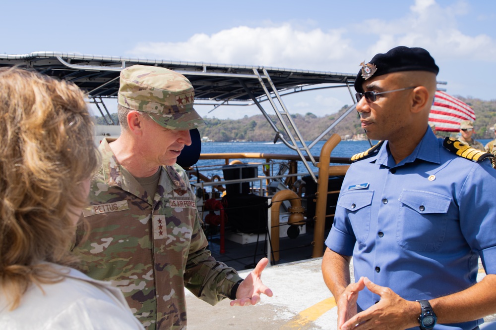 USSOUTHCOM military deputy commander visits TRADEWINDS 25