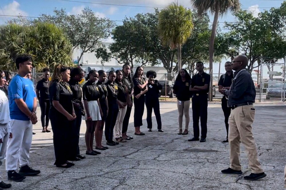 FXE Hosts Aviation Day for Fort Lauderdale Fleet Week