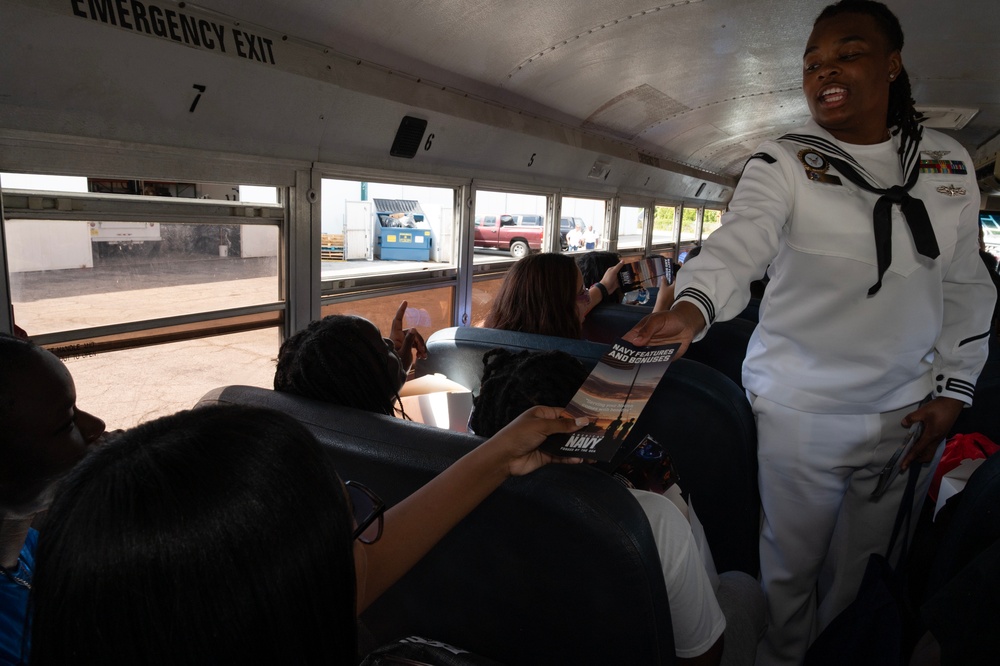 FXE Hosts Aviation Day for Fort Lauderdale Fleet Week