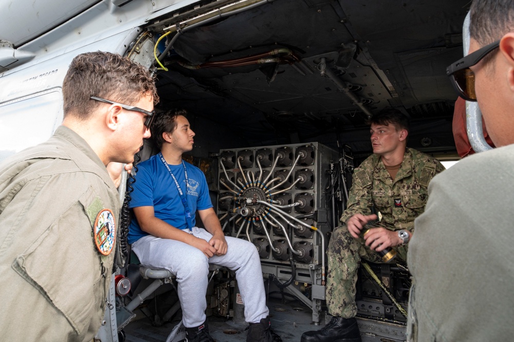 FXE Hosts Aviation Day for Fort Lauderdale Fleet Week