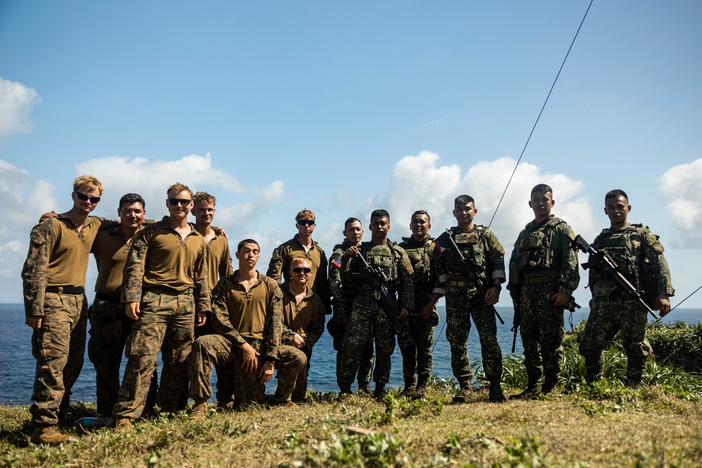 Balikatan 25: 3d LCT Conducts Bilateral Radar System Training with Philippine Marines during MKTSO
