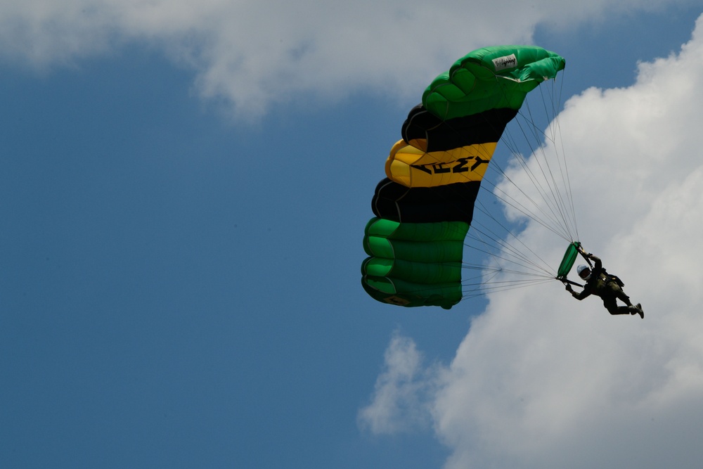 Balikatan 25: 353rd SOW, Philippine Special Forces Regiment conduct static line jump training