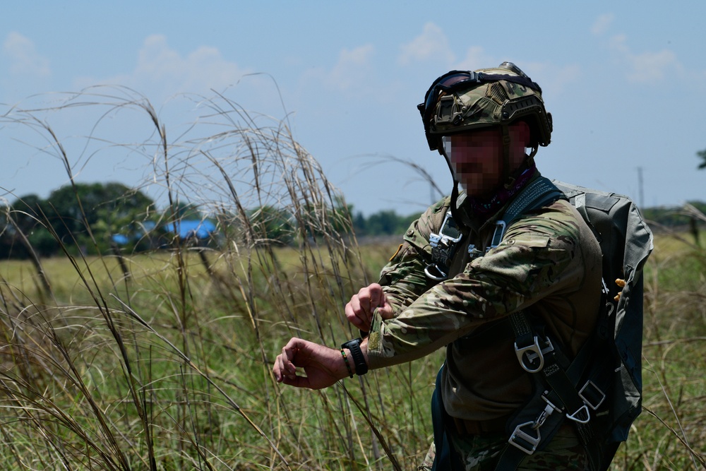 Balikatan 25: 353rd SOW, Philippine Special Forces Regiment conduct static line jump training