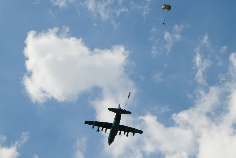 Balikatan 25: 353rd SOW, Philippine Special Forces Regiment conduct static line jump training