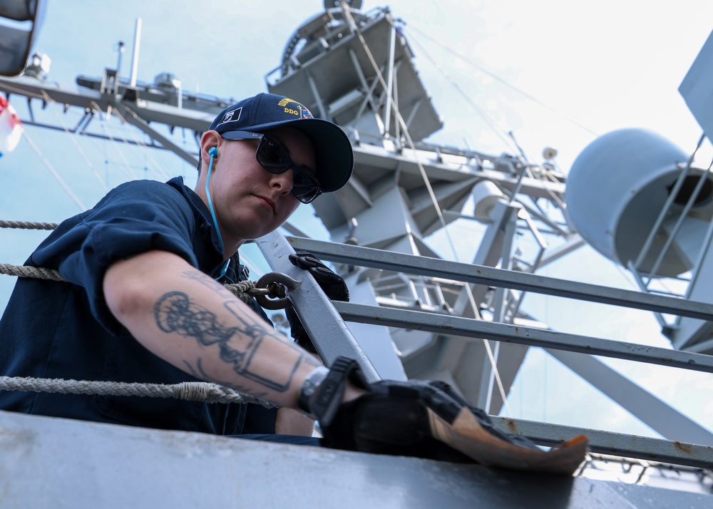 USS William P. Lawrence (DDG 110) Conducts Topside Preservation