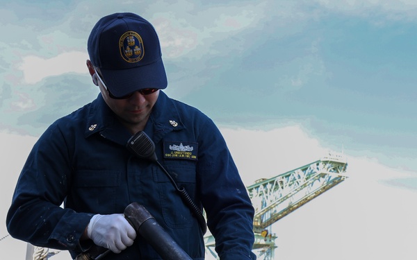 USS William P. Lawrence (DDG 110) Conducts Topside Preservation