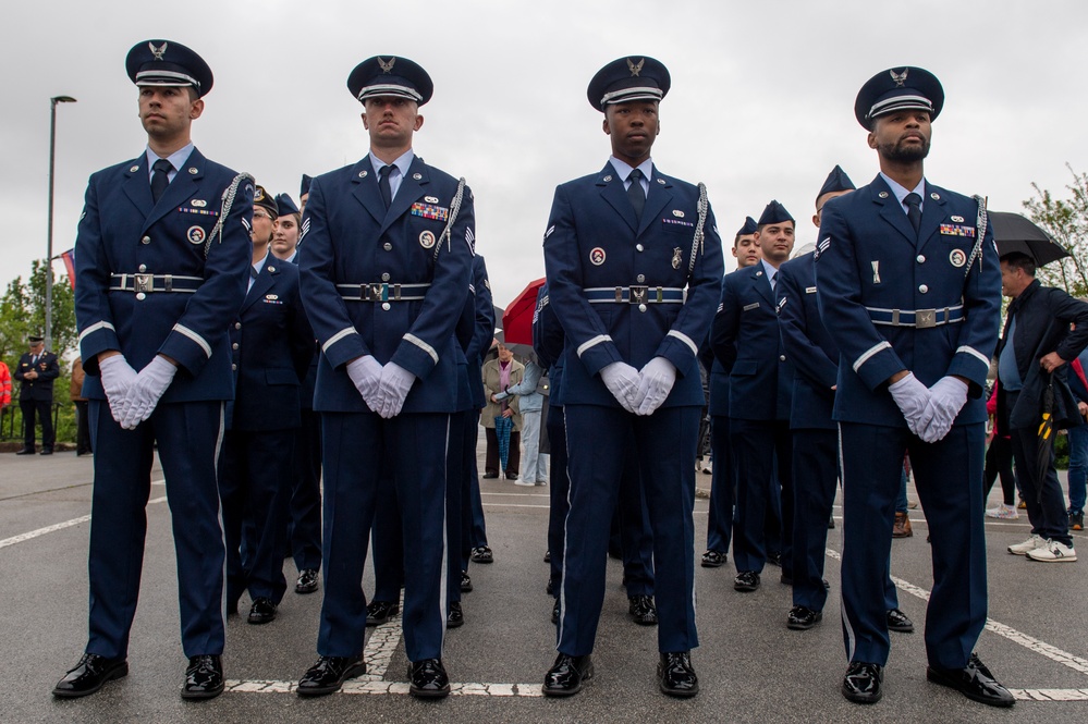 Aviano AB honors &quot;Dark Eyes&quot; in Andraž