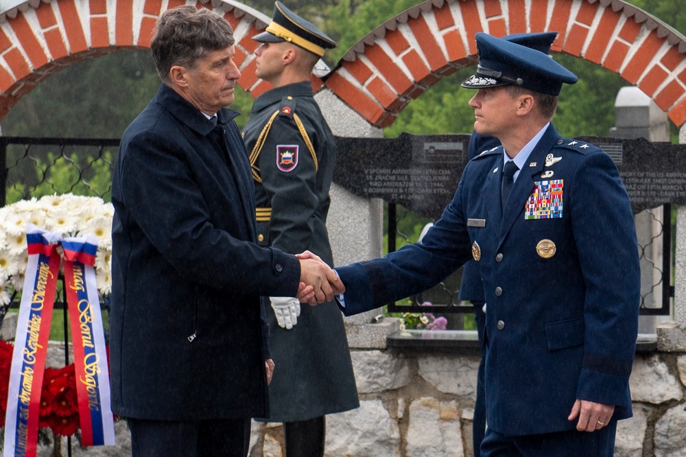 Aviano AB honors &quot;Dark Eyes&quot; in Andraž
