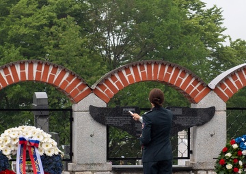 Aviano AB honors "Dark Eyes" in Andraž