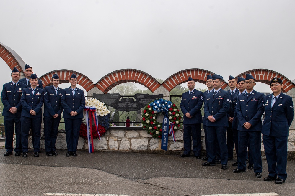 Aviano AB honors &quot;Dark Eyes&quot; in Andraž