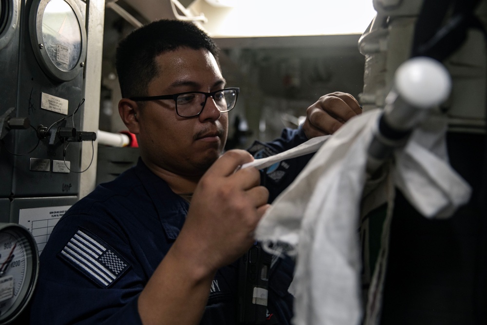 USS Wayne E. Meyer conducts operations in the U.S. Central Command area of responsibility as part of the Carl Vinson Carrier Strike Group