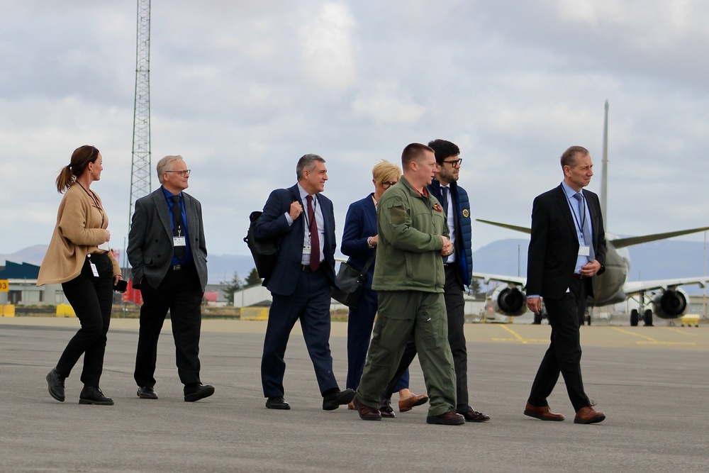 EUROCONTROL Director General visits U.S. VP Squadrons