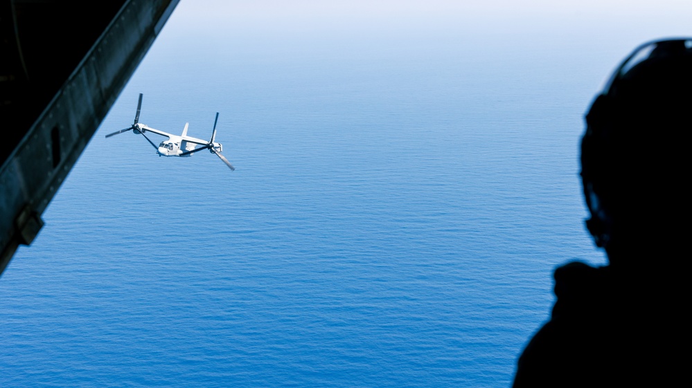 Balikatan 25: VMM-364 conducts tactical recovery of aircraft and personnel training