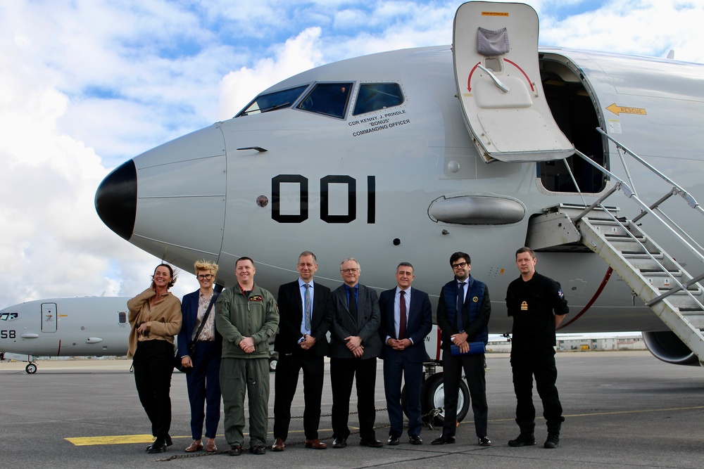 EUROCONTROL Director General visits U.S. VP Squadrons