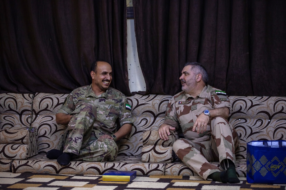 Coalition General meets with Syrian Partner forces in Al-Tanf