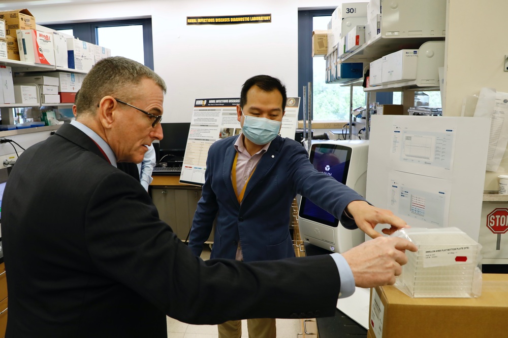NMRC hosts DASN RDT&amp;E Tour