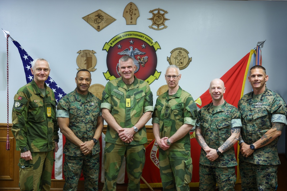 II MEF Leaders Meet with Norwegian Army Leaders