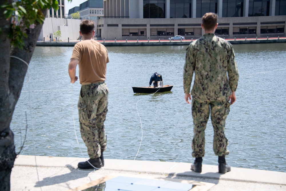 USNA MIDSHIPMEN CONDUCT ARCHIMEDES SOLAR RAY TEST