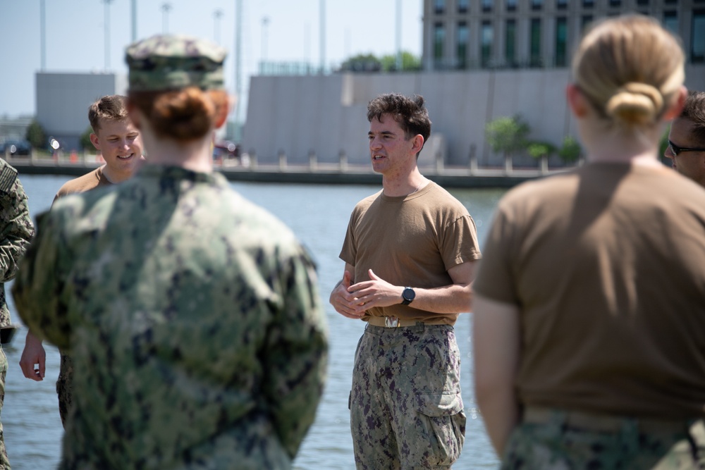 USNA MIDSHIPMEN CONDUCT ARCHIMEDES SOLAR RAY TEST
