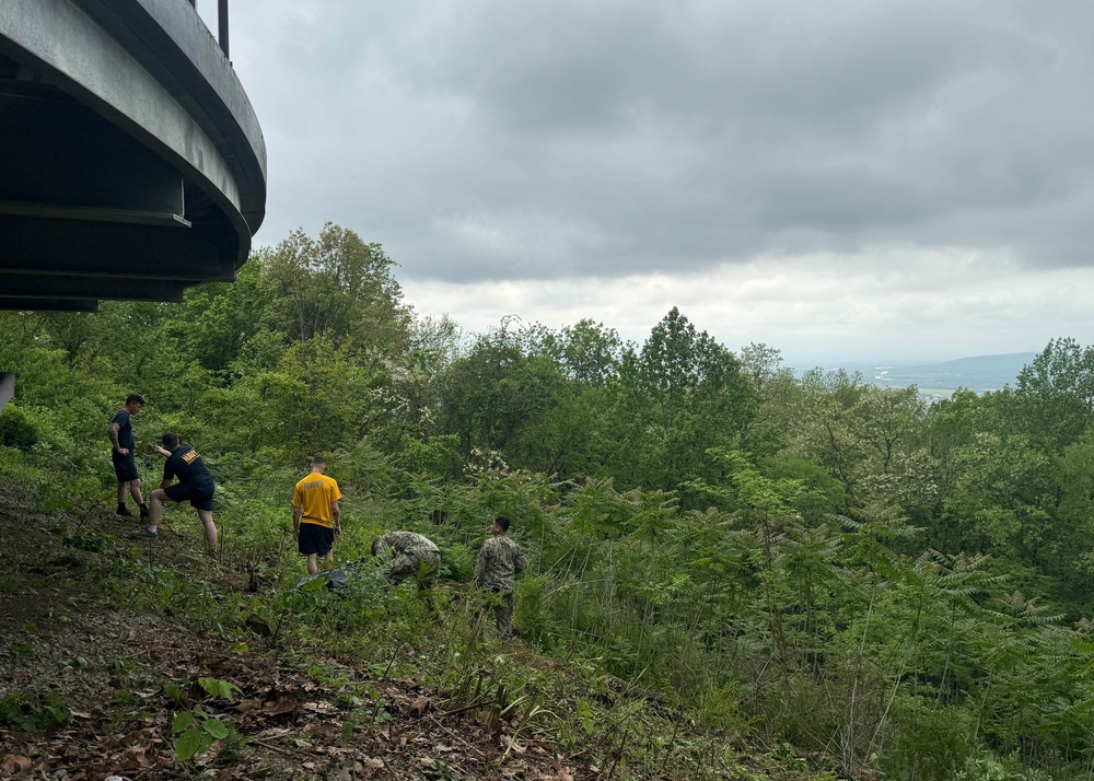 NMCB 11 Seabees Participate in Huntsville Navy Week
