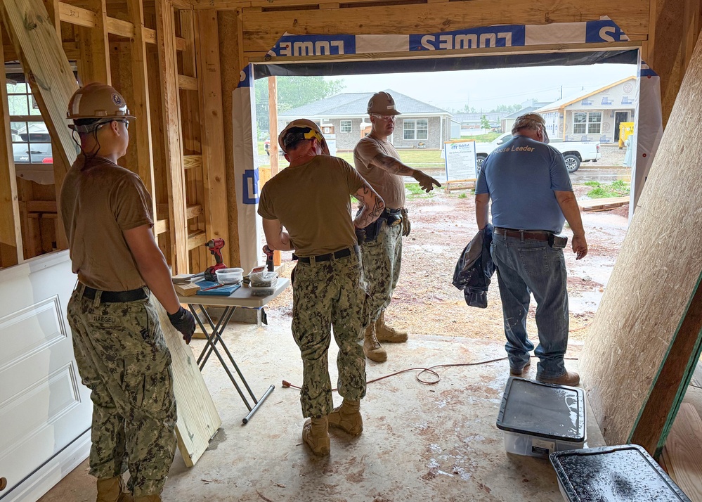 NMCB 11 Seabees Participate in Huntsville Navy Week