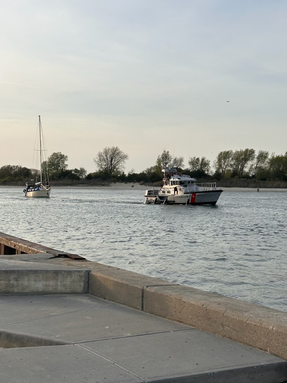 Coast Guard crew rescues 5 people from sailboat off New Jersey