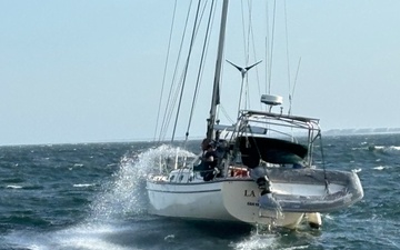 Coast Guard crew rescues 5 people from sailboat off New Jersey