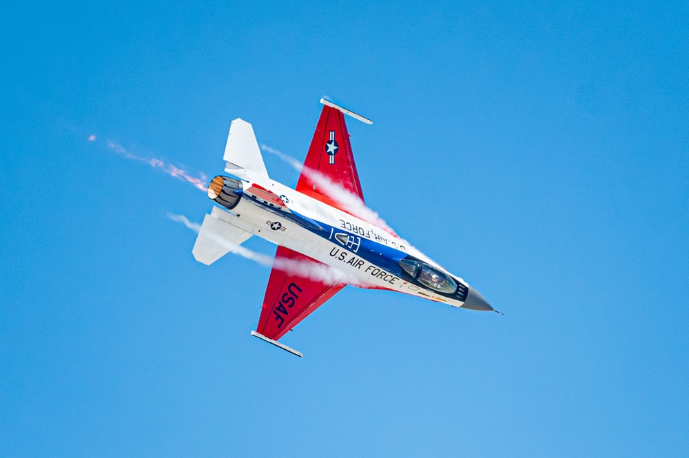 The F-16 Viper Demo Team soars over Yuma