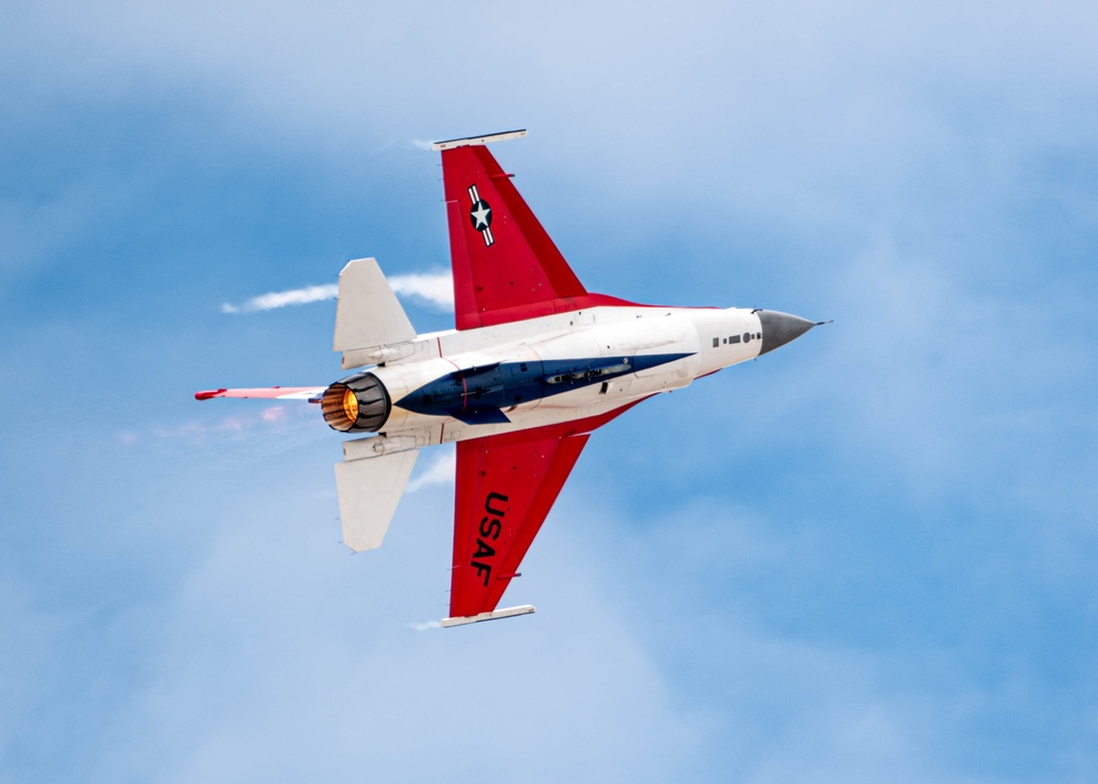The F-16 Viper Demo Team soars over Yuma