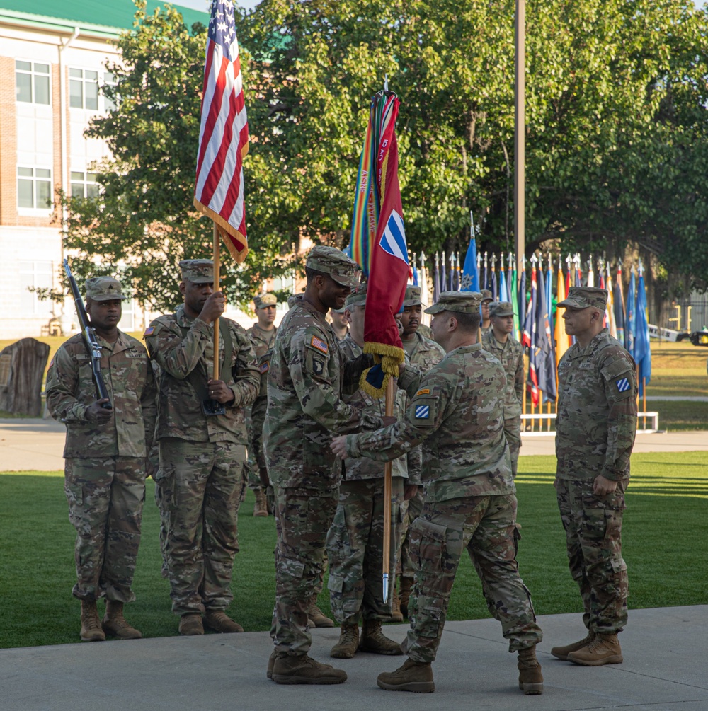 Headquarters and Headquarters Battalion Holds Change of Responsibility Ceremony