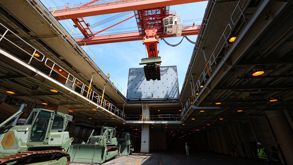 USNS Seay Offload